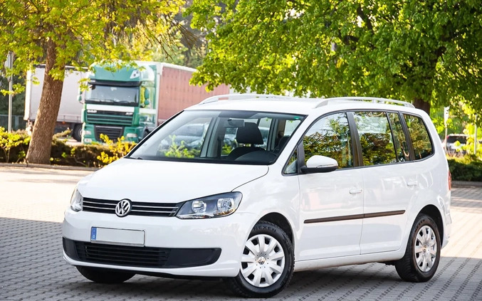 Volkswagen Touran cena 32900 przebieg: 204000, rok produkcji 2013 z Dobra małe 631